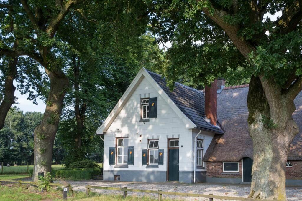 Herberg De Pas Haarle Exterior photo